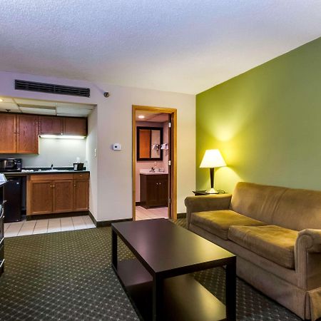 Quality Inn & Suites Moline - Quad Cities Esterno foto