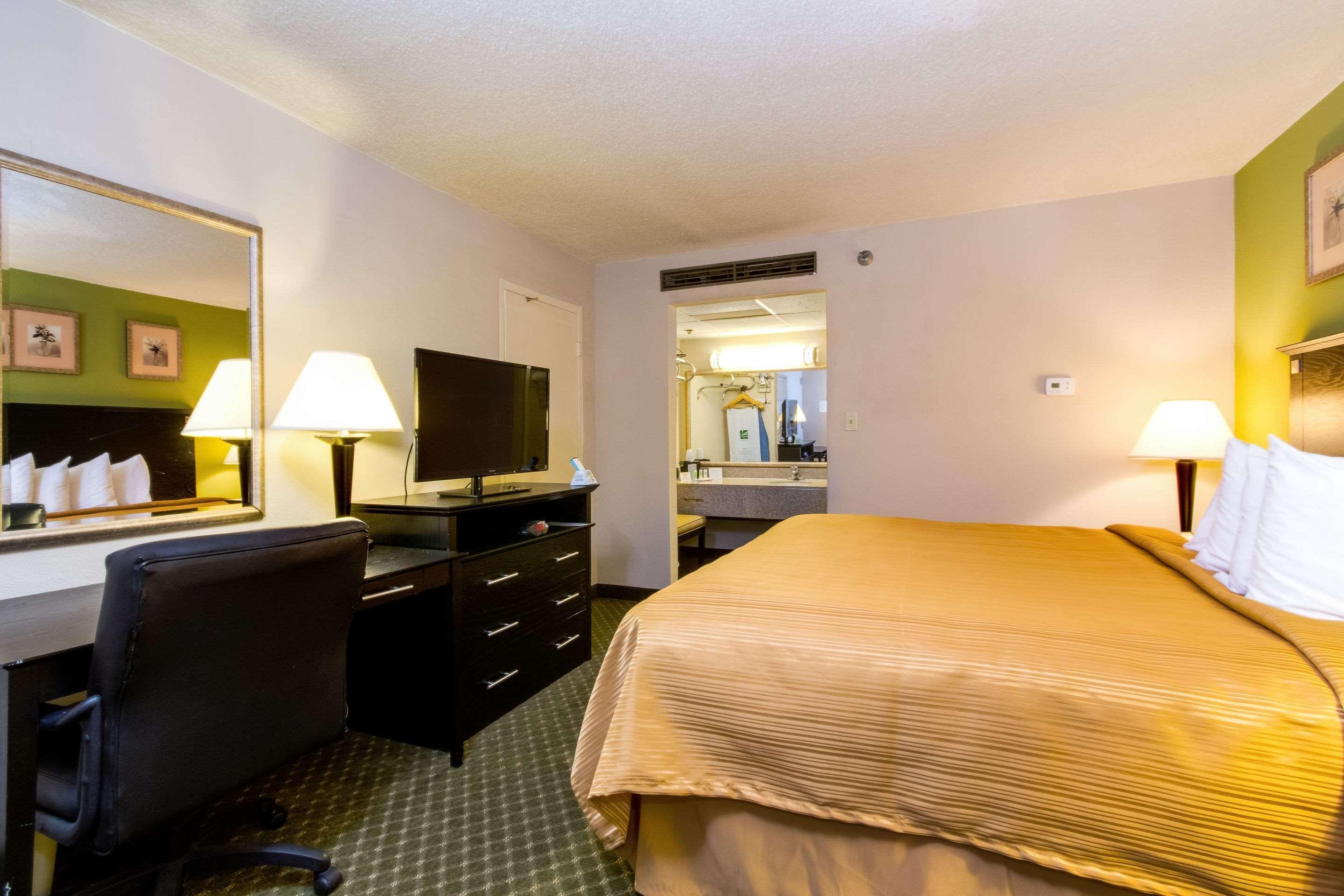 Quality Inn & Suites Moline - Quad Cities Esterno foto