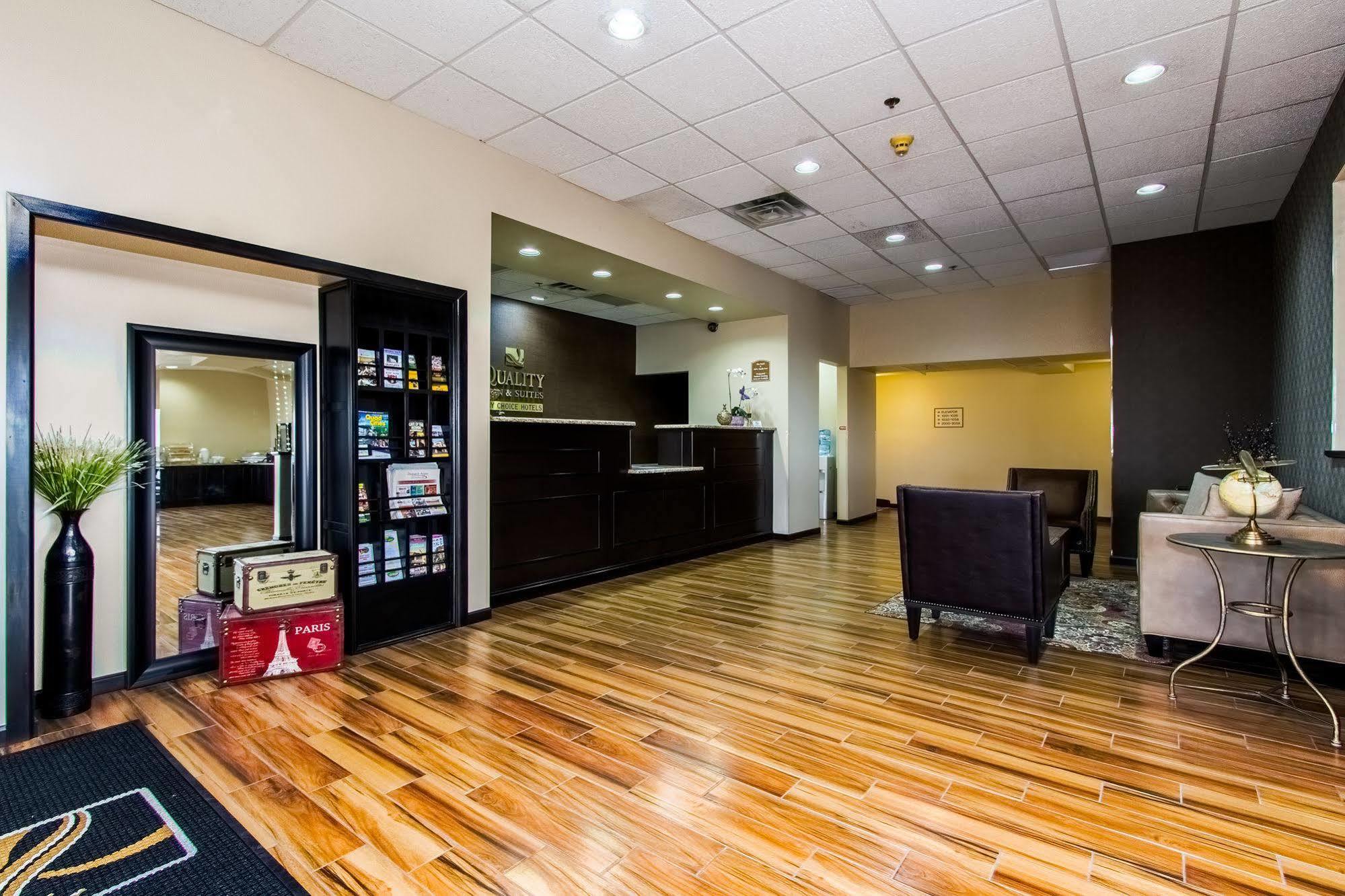 Quality Inn & Suites Moline - Quad Cities Esterno foto